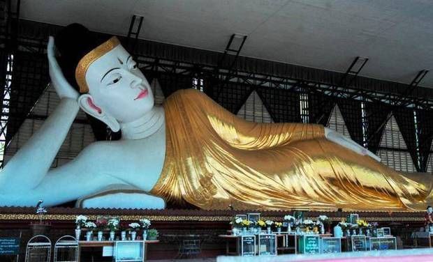 缅甸意外走红的卧佛，佛像内部还建有8层楼，胆小的晚上不敢看