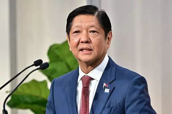 菲律宾外交部召见中国大使馆官员要求中国船只离开黄岩岛