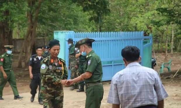 佤邦总司令鲍有祥邀请缅甸国防军总司令到佤邦“指导”工作