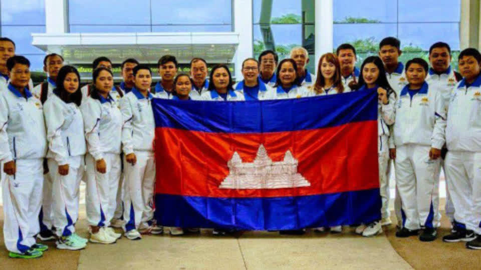 作为鼓励，苏庆部长为柬国家法式滚球队捐2万美元！