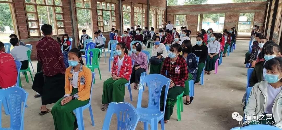 缅甸各大学校紧锣密鼓忙开学，结果一中学刚复课就感染17人