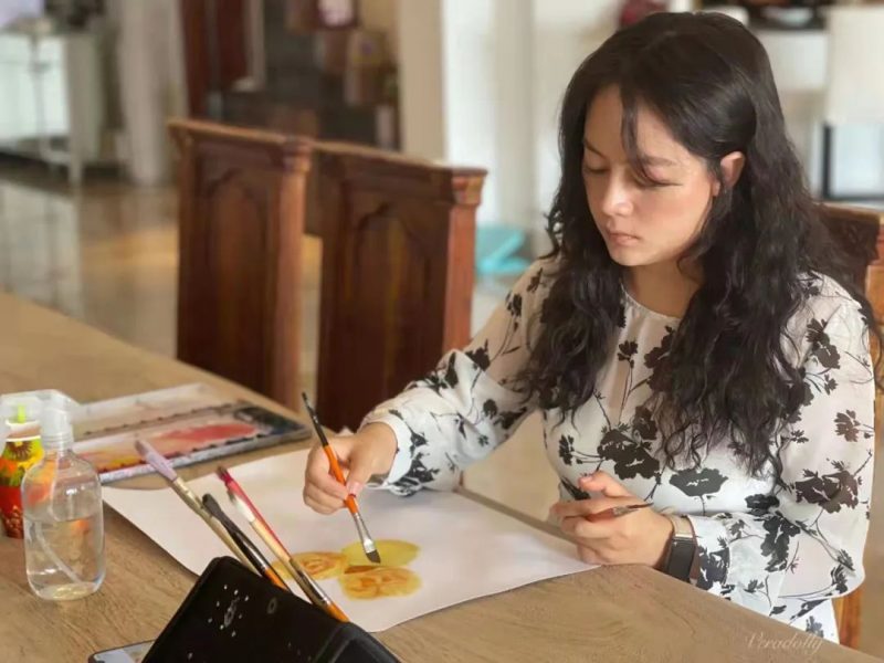 迪拜世界艺术展正在举行，我们采访了唯一参展的中国画家 – 孟薇