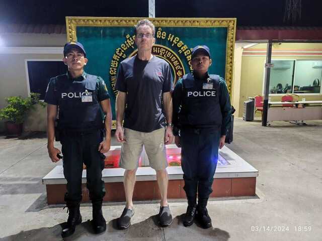 贩毒后逃至柬埔寨，美国原警官被遣返