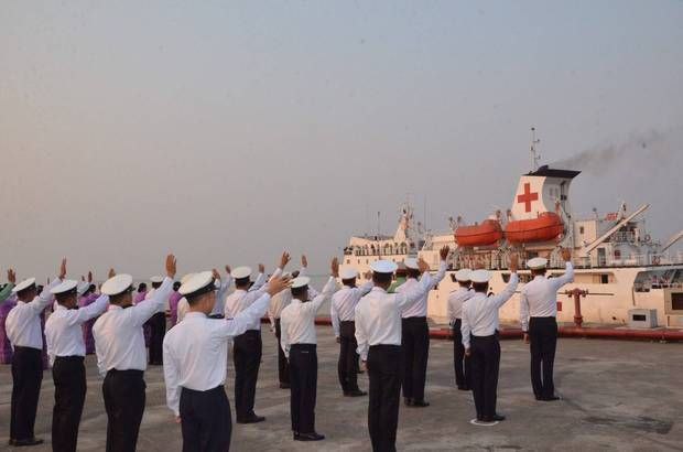 缅甸海军医疗船前往若开邦，为沿岸村庄民众提供医疗服务