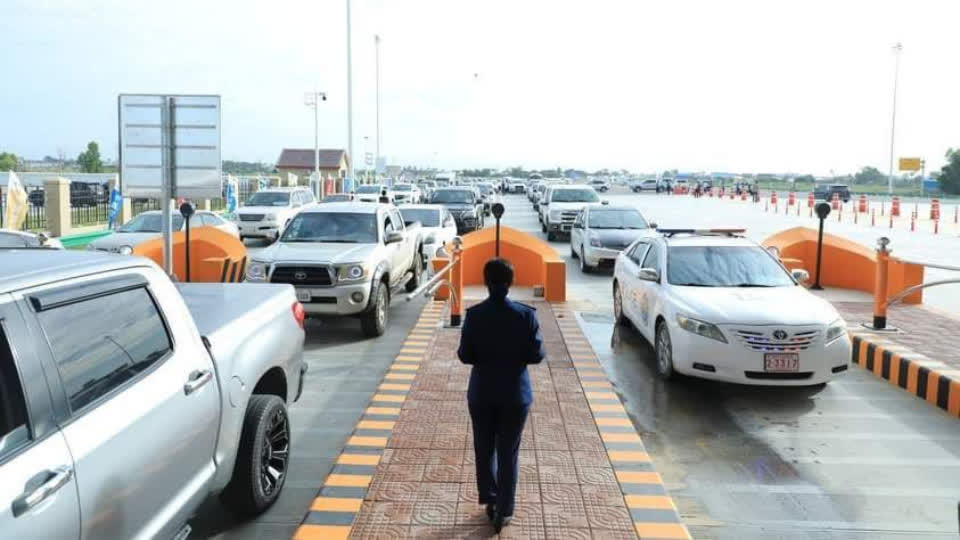 金港高速公路开通15天，累计车流量达19万！