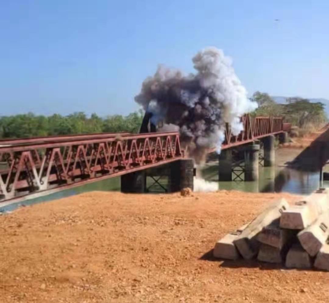 缅甸一桥梁被民间武装炸断 爆炸未造成人员伤亡